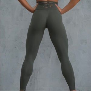 Bombshell Sportswear leggings (size small)